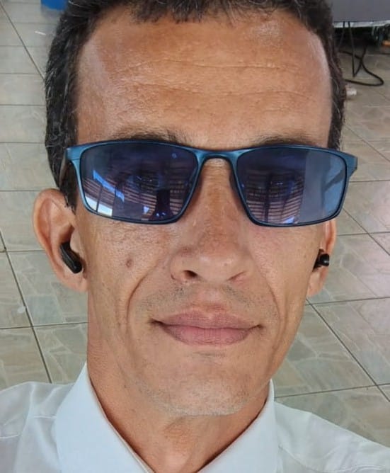 LINDO LENTES AZUL FICOU PERFEITO A ÓTICA ISABELA DIAS É A  ÓTICA DOS POBRES AQUI VC COMPRA ÓTICA LINDO MARAVILHOSO E COM PREÇO JUSTO EU JÁ VIREI CLIÉNTE VIP ÓTICA ISABELA DIAS TODA EQUIPE ESTÁ DE PARABÉNS O MATEUS ATENDENTE QUE ME ATENDEU SUPER BÉM.